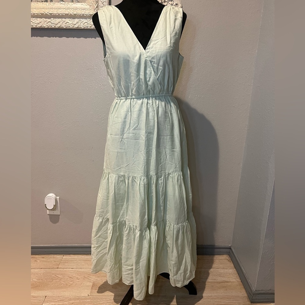 Banana republic very light green maxi dress - Picture 3 of 10